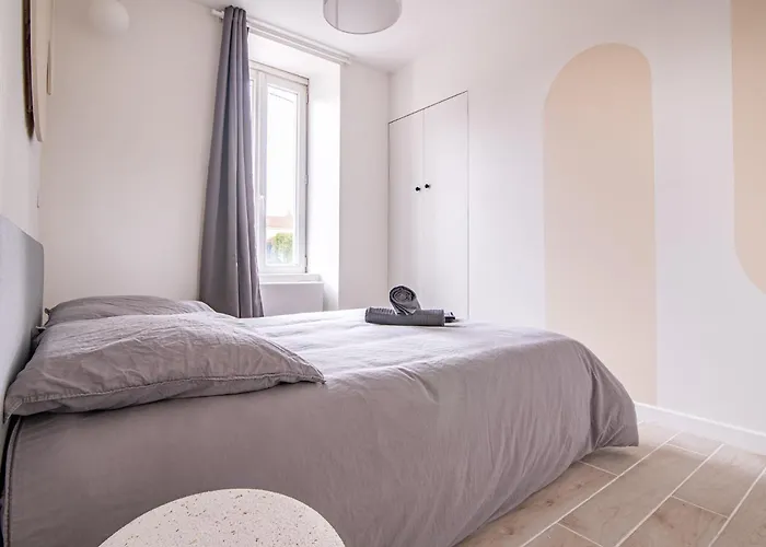 Appartement La Parenthèse - Proche Puy Du Fo U - 2 équipés Et Confortables Au Coeur Des Herbiers